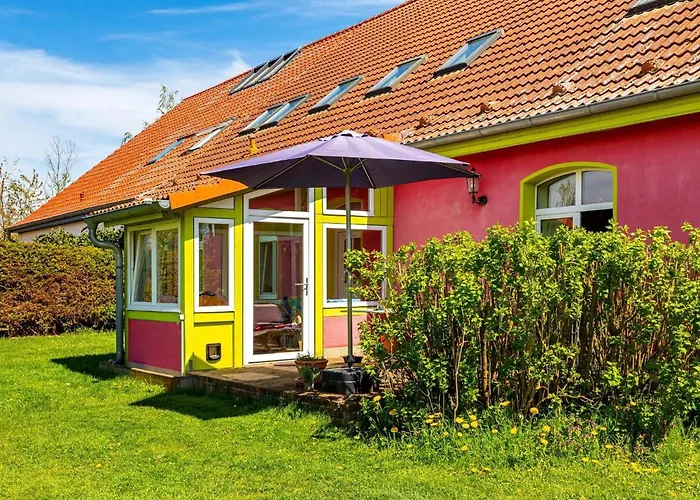 Authentic And Cosy Holidayhome With Big Beautifull Garden Altentreptow photo