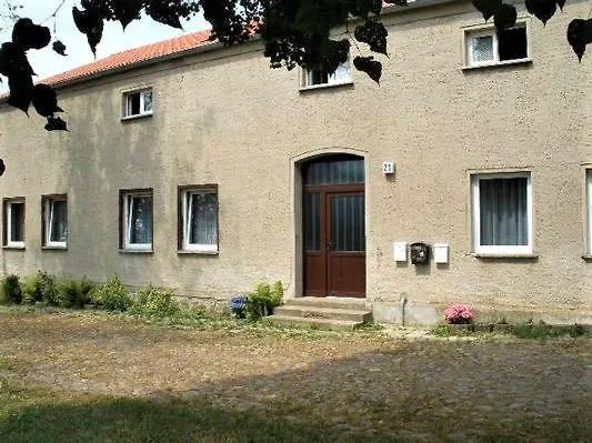Ferienwohnungen Mecklenburger Seenplatte oben rechts, oben links, erdgeschoss Siedenbrunzow Foto