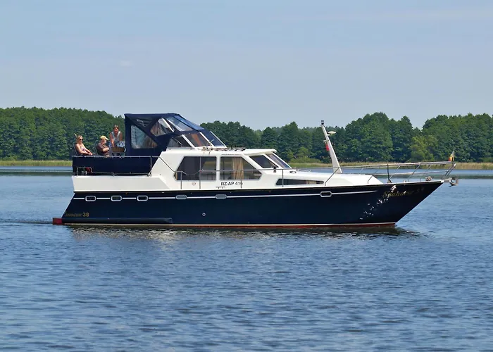 Boats & Yachts At Rechlin Harbor By Kuhnle-Tours Hotel photo