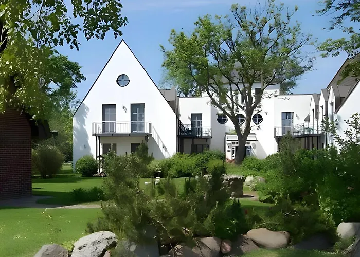 Hotel Ruegenschmiede Vis A Vis Hiddensee Schaprode photo