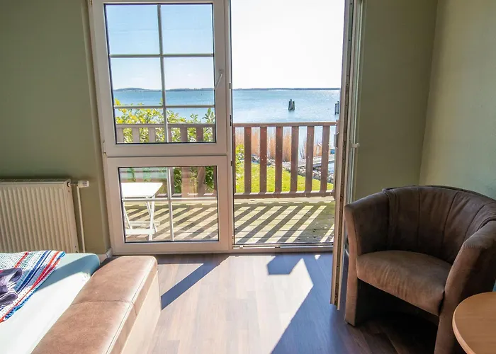 Pension Zur Wittower Faehre Wiek auf Ruegen photo