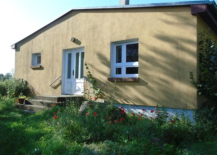 Futterhaus neben der Wasserburg Liepen Gielow Foto