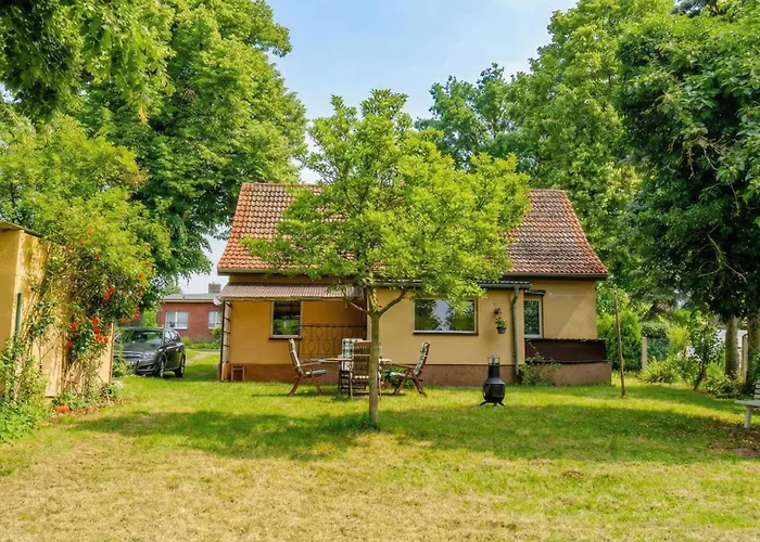 Traeumen Unter Baeumen - Omas Luette Obstbutze Am See Lubstorf photo