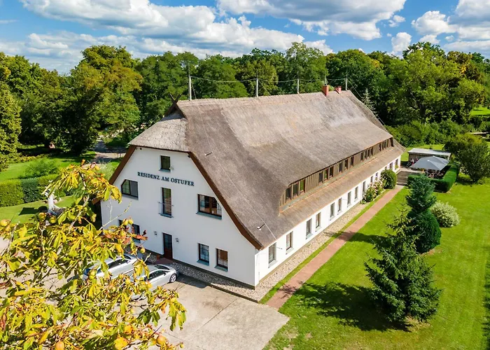 foto di Reetdachhotel - Residenz Am Ostufer Boek