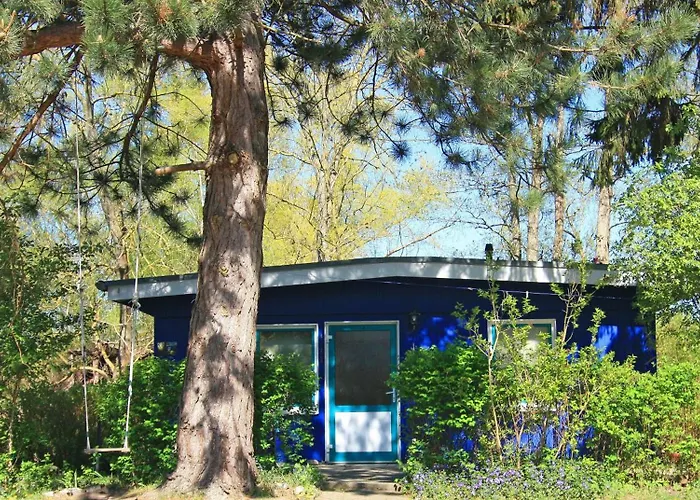 Blauer Bungalow Am See Mit Boot Klein Labenz 사진