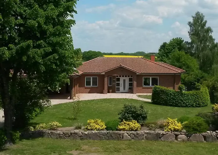Ferienhaus Im Biospharenreservat Schaalsee Zarrentin Fur Familien, Monteure, Handwerker - Hunde Gestattet, Mit Zaun Neuhof  photo